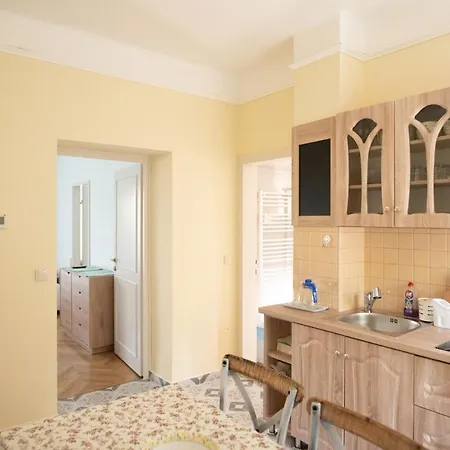 Zefir Apartment *